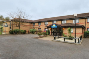 Гостиница Days Inn London Stansted Airport  Стэнстед Маунтфитчен